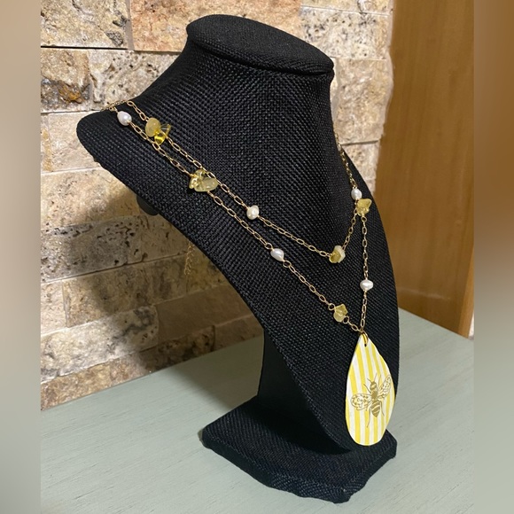 ❤️‍🔥SOLD❤️‍🔥🐚🐝Citrine and Freshwater Pearl Bumblebee Necklace - Picture 2 of 6